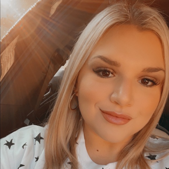 💕 Meet your Posher, Taylor ✨ - Picture 6 of 8